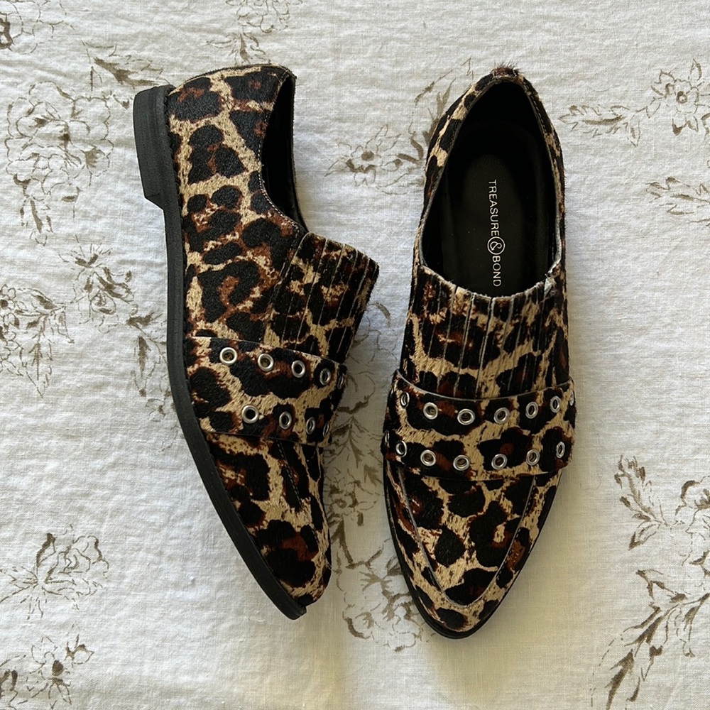 Treasure & bond cheetah print loafers calf hair with grommets 6.5